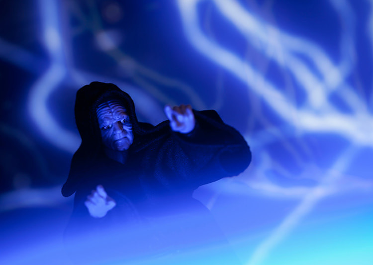 Sheev Palpatine uses Force lightning