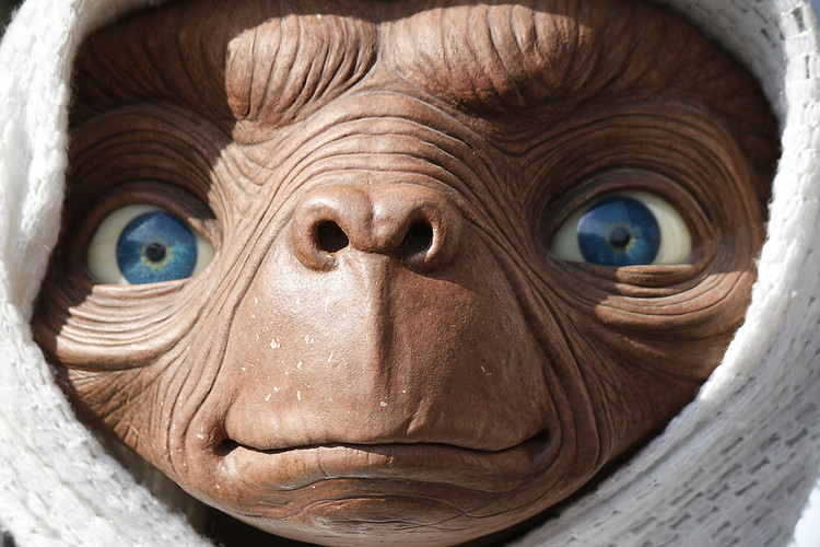 Is E.T. Part of the Star Wars Universe?