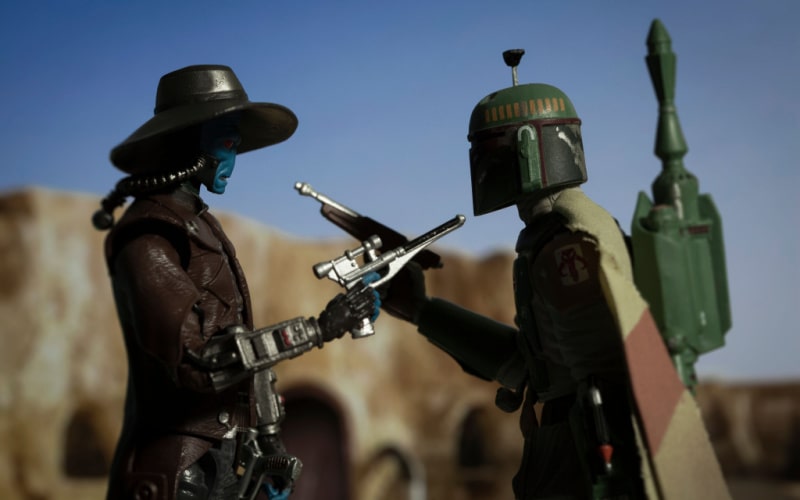 duel between bounty hunters Boba Fett and Cad Bane