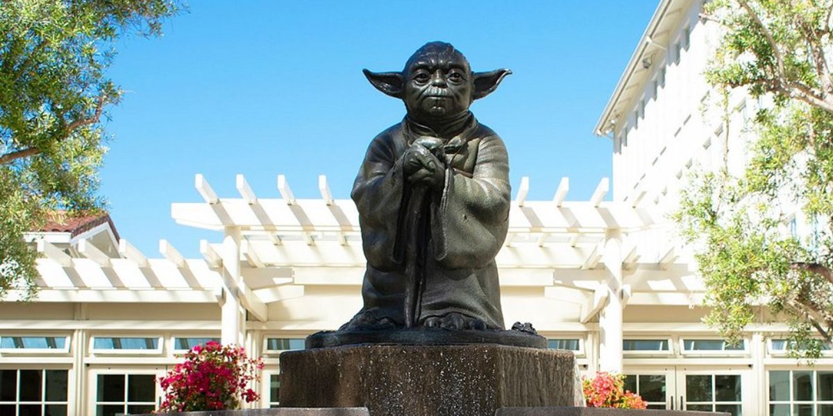 A Popular San Francisco Tourist Destination Is a 2-Foot-Tall Yoda Statue