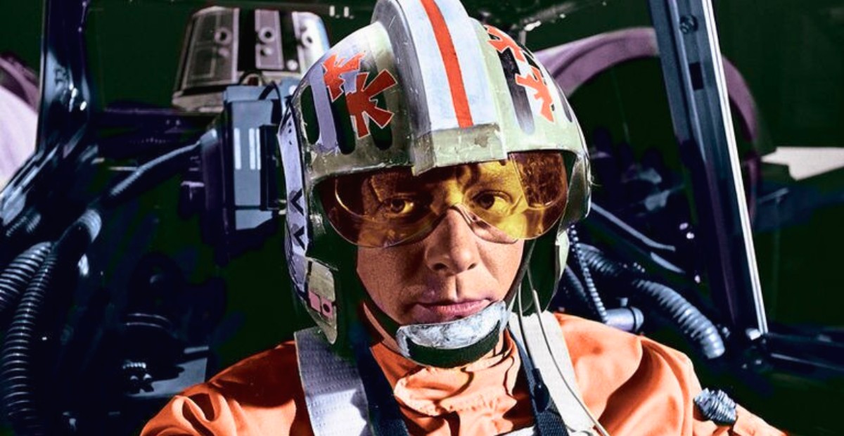 Why Do Rebel Pilots Have Different Flight Uniform Colors? Does It Represent Rank?