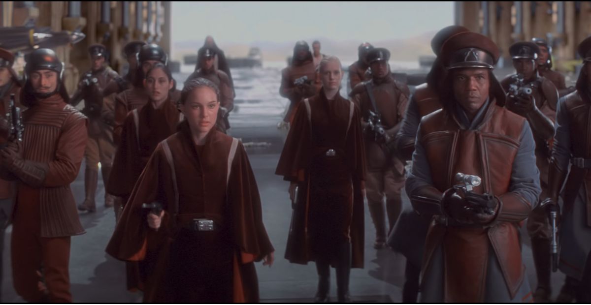Why Didn’t Qui-Gon Let These 18 (at Least) Other People With Blasters Help Him Fight Maul?