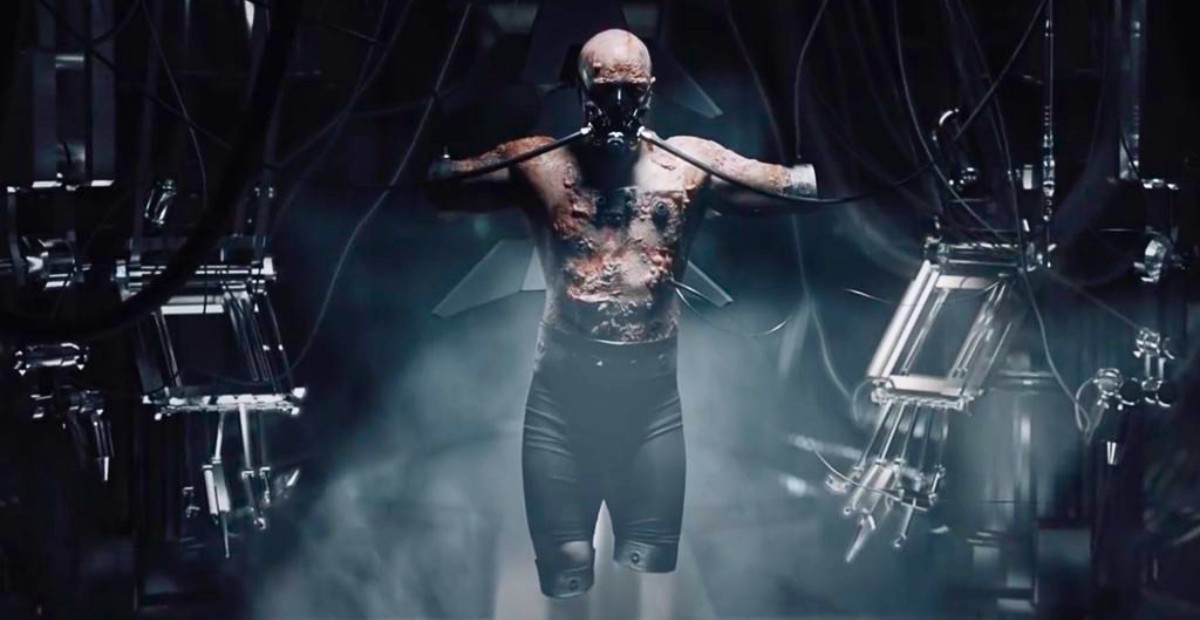 When Darth Vader Fights Without His Suit