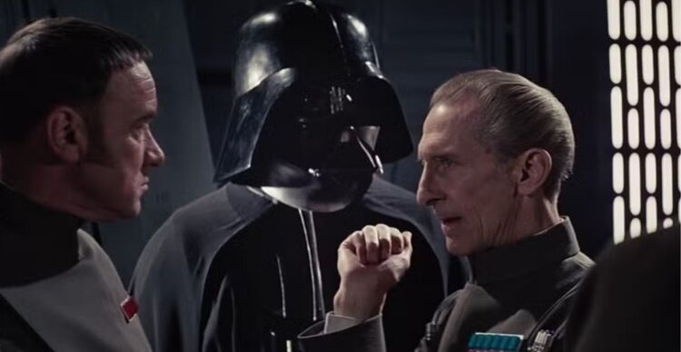 This Obvious Clue Proves Tarkin Absolutely Knew Vader Was Anakin (and Always Did)