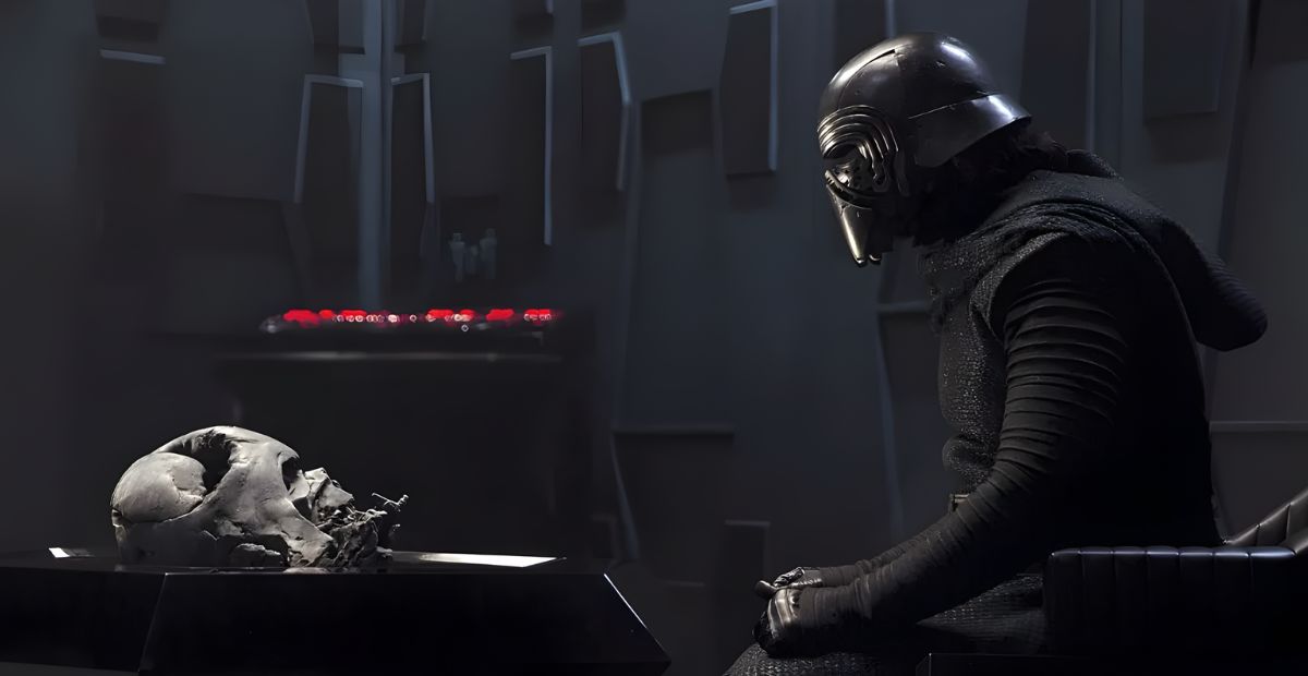 When Kylo Ren WORE Darth Vader&rsquo;s Helmet