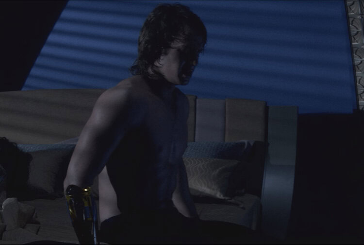 Anakin&rsquo;s biological upper arm and exposed mechanical forearm in Revenge of the Sith