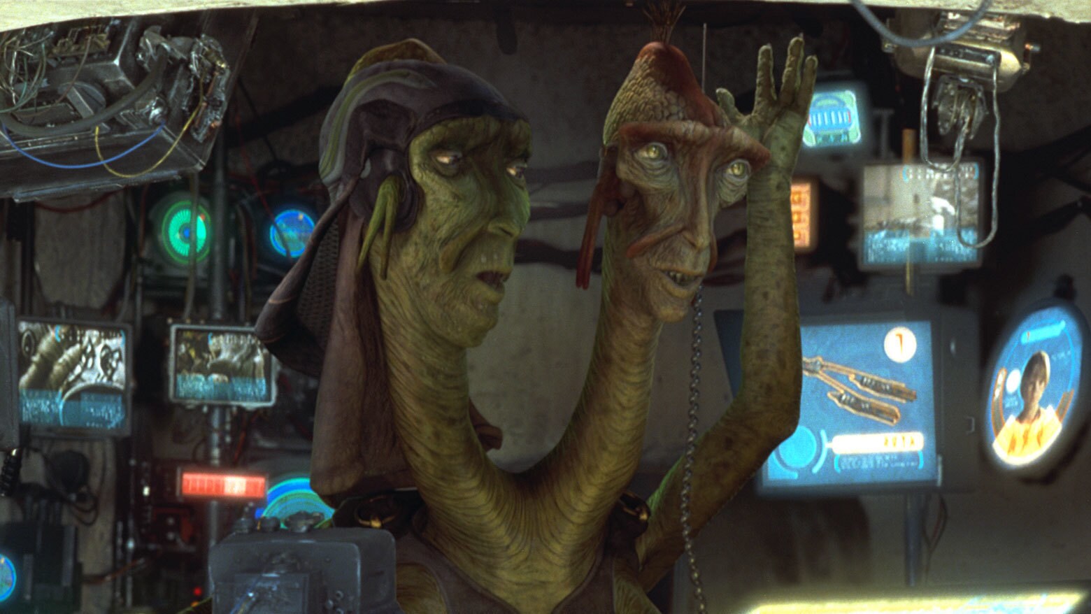 How Come We ONLY See This “Two-Headed Podrace Announcer” Species Once?