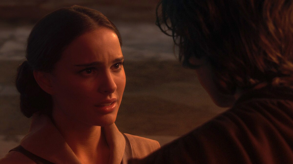 Padm&eacute; confronts Anakin on the landing platform on Mustafar